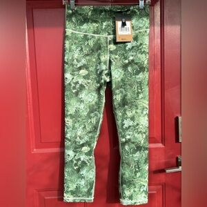NWT THE NORTH FACE sM crop leggings Green multi-silky-SPF 40+-flash dry